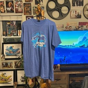 Men’s large graphic tee